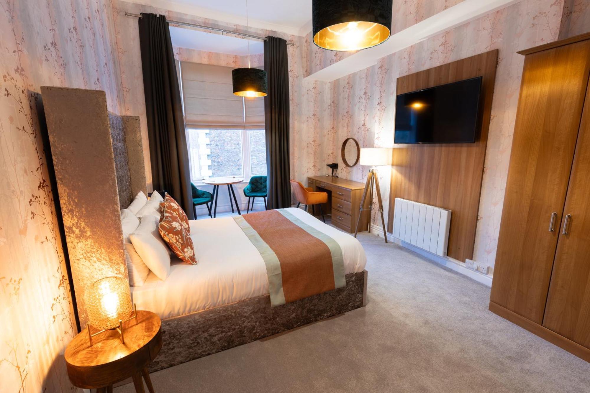 The Resolution Hotel Уитби Экстерьер фото