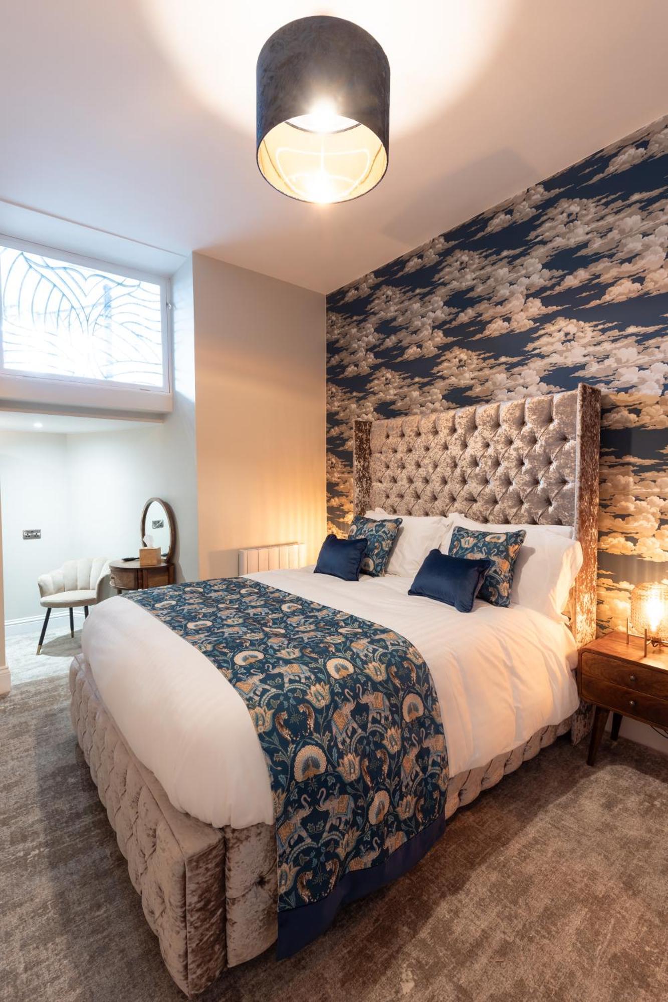 The Resolution Hotel Уитби Экстерьер фото