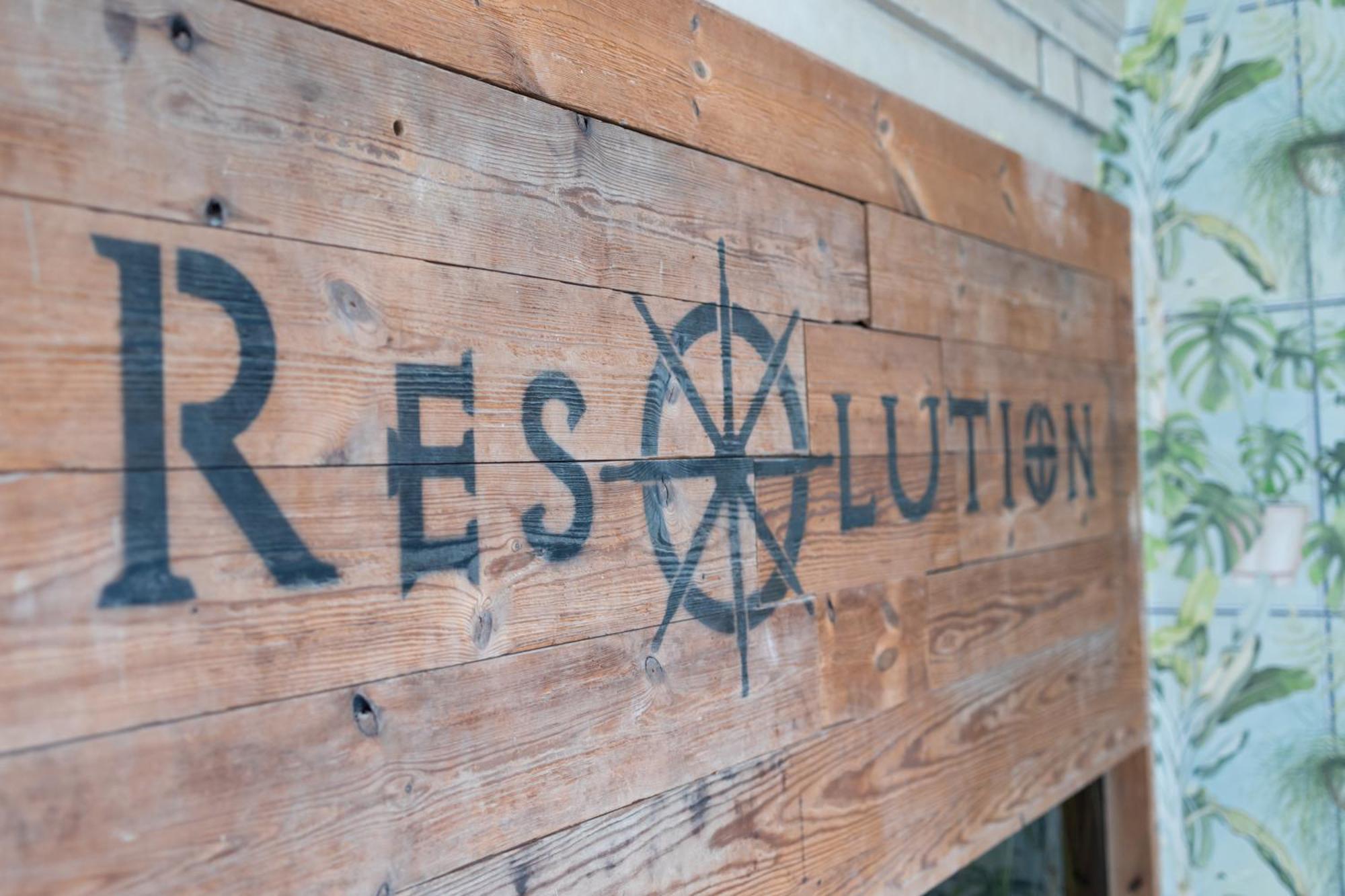 The Resolution Hotel Уитби Экстерьер фото
