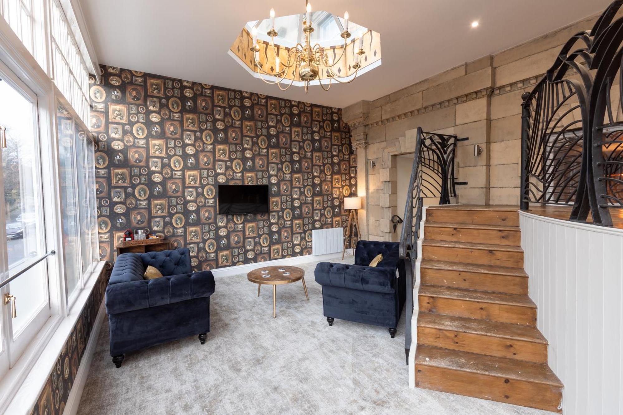 The Resolution Hotel Уитби Экстерьер фото