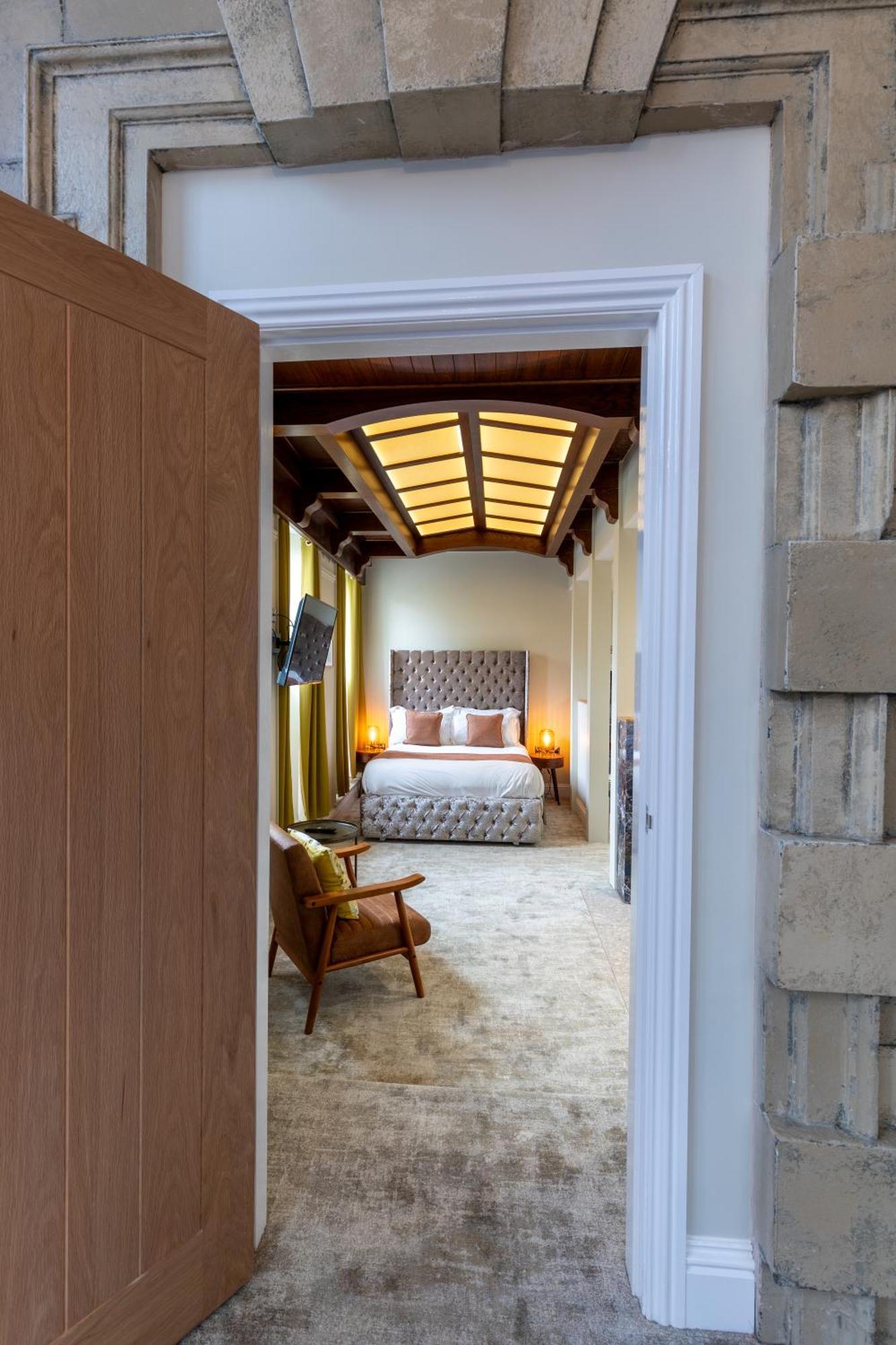 The Resolution Hotel Уитби Экстерьер фото